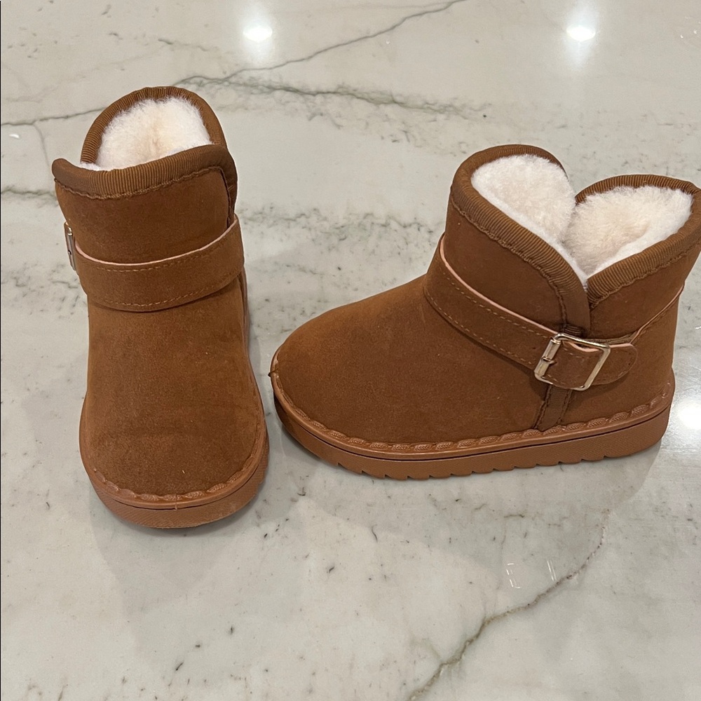 Toddler Sherpa lined Boots with Buckle